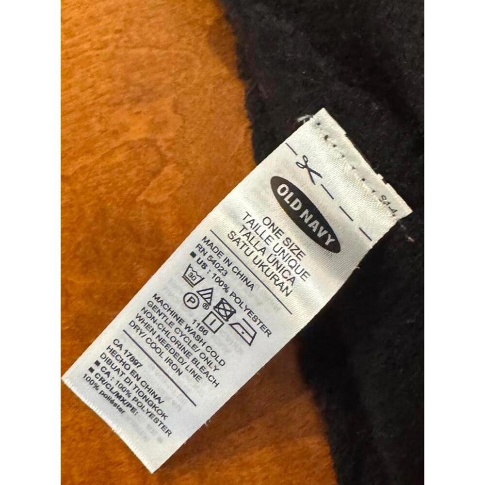 Old Navy Black Fleece Wrap - Picture 2 of 4
